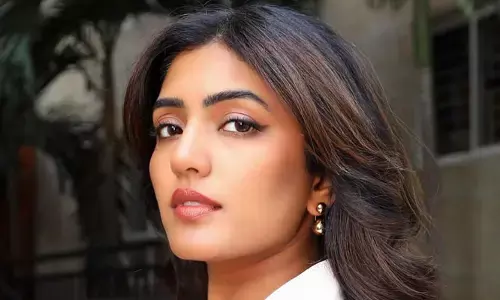 అవకాశాలు లేకున్నా చేతినిండా సంపాదిస్తున్న ఈషా రెబ్బా.. డబ్బుల కోసం దిగజారిపోవాలా? అంటూ నెటిజన్లు ఫైర్!
