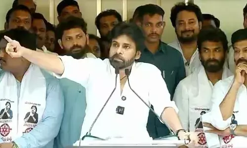 GHMC ఎన్నికల్లో ఒంటరిగా పోటీ చేస్తాం.. పవన్ కళ్యాణ్ కీలక వ్యాఖ్యలు