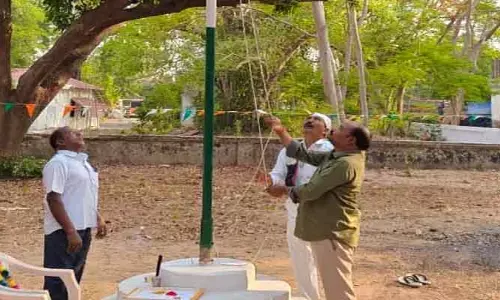 అలా ఎలా జెండా ఎగురేశారు..?