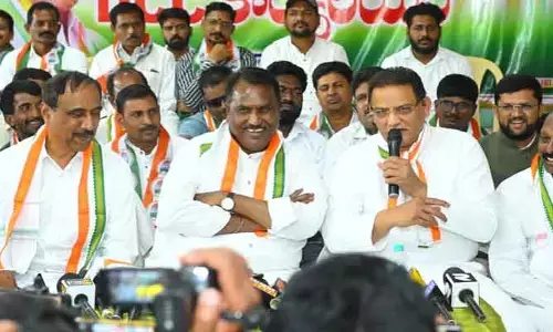 మత రాజకీయాలతో అభివృద్ధి శూన్యం : మంత్రి  అజారుద్దీన్