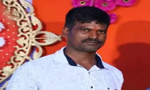 అప్పుల బాధ‌తో రైతు ఆత్మ‌హ‌త్య