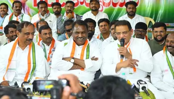మత రాజకీయాలతో అభివృద్ధి శూన్యం : మంత్రి అజారుద్దీన్ మత రాజకీయాలతో అభివృద్ధి శూన్యం : మంత్రి అజారుద్దీన్