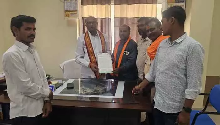 కొండగట్టులో అక్రమాలపై బీజేపీ గళం కొండగట్టులో అక్రమాలపై బీజేపీ గళం