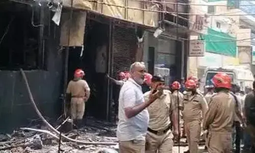 భారీ అగ్ని ప్రమాదం.. 10 మంది మృతి