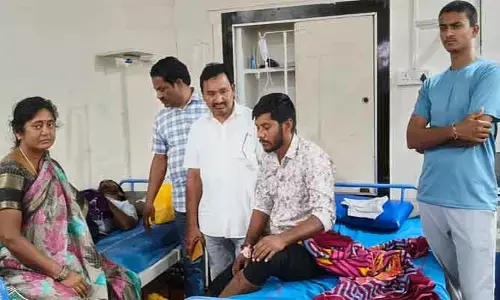 గిరిజన యువకులను దాడి చేసిన ఫారెస్ట్ అధికారులపై కేసు నమోదు చేయాలి