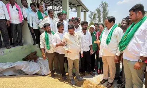 దమ్ముంటే మంత్రులు మార్కెట్ యార్డును సందర్శించాలి : మాజీమంత్రి ఎర్రబెల్లి దయాకరరావు