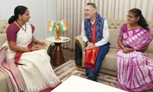 టీఆర్ఎస్ చీఫ్ కల్వకుంట్ల కవితతో బ్రిటిష్ డిప్యూటీ హైకమిషనర్ భేటీ