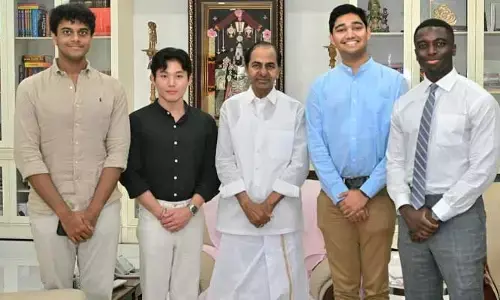 కేసీఆర్ ను కలిసిన హిమాన్షు స్నేహితులు.. ఫోటోలు వైరల్