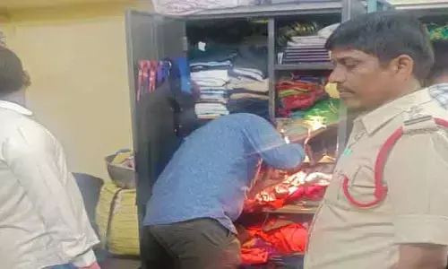 ఆసుపత్రికి వెళ్లి వచ్చేసరికి ఇంట్లో దొంగతనం