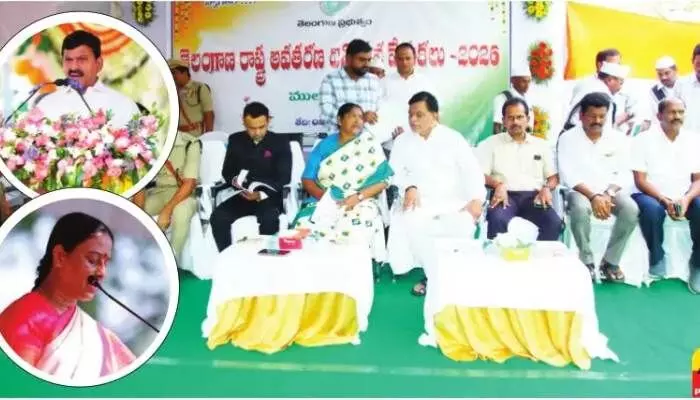 అంబరాన్నంటిన ఆవిర్భావం.. ఉమ్మడి జిల్లా వ్యాప్తంగా జెండావిష్కరణలు అంబరాన్నంటిన ఆవిర్భావం.. ఉమ్మడి జిల్లా వ్యాప్తంగా జెండావిష్కరణలు