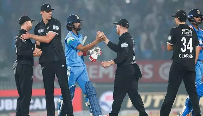 IND VS NZ : ఆరేళ్ల తర్వాత న్యూజిలాండ్కు వెళ్లబోతున్న టీమిండియా.. షెడ్యూల్ రిలీజ్ IND VS NZ : ఆరేళ్ల తర్వాత న్యూజిలాండ్కు వెళ్లబోతున్న టీమిండియా.. షెడ్యూల్ రిలీజ్