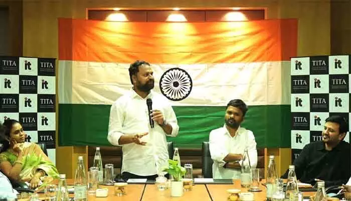 తెలంగాణ ఉద్యమంలో ఐటీ రంగం పాత్ర విలువైనది.. ప్రభుత్వ విప్ అద్దంకి దయాకర్ తెలంగాణ ఉద్యమంలో ఐటీ రంగం పాత్ర విలువైనది.. ప్రభుత్వ విప్ అద్దంకి దయాకర్