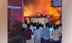 అగ్నిప్రమాదంలో రెండు ఇండ్లు దగ్ధం.. సుమారు రూ.20 లక్షల ఆస్తినష్టం