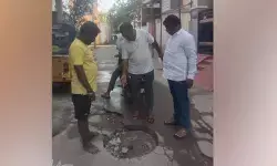 హస్తినాపురం డివిజన్లో కృంగిన మ్యాన్ హోల్
