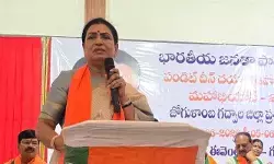 పెండింగ్ ప్రాజెక్టులు పూర్తి చేయాలి: ఎంపీ డీకే అరుణ
