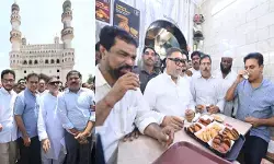 పాతబస్తీలో కేటీఆర్ సందడి.. చార్మినార్ వద్ద ఇరానీ చాయ్, ఉస్మానియా బిస్కెట్ తింటూ ముచ్చట!