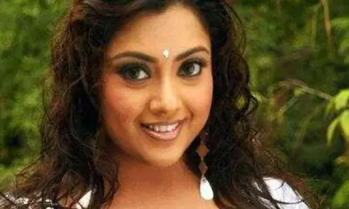 Meena: ఆ సినిమా చేయలేకపోయా.. ఇప్పటికీ బాధగా ఉంది