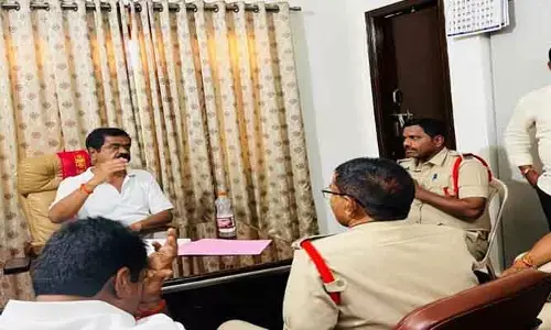 బీఆర్ఎస్ నాయ‌కుల హౌస్ అరెస్ట్
