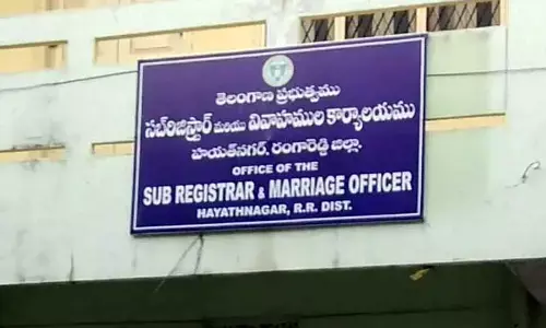 TG: భూముల ధరల పెంపు ఎఫెక్ట్.. సబ్ రిజిస్ట్రార్ ఆఫీసుల వద్ద పోటెత్తిన జనం
