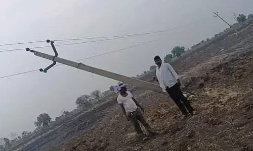 పడిపోతేనే స్పందిస్తారా..?