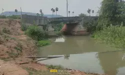 కృంగిన బ్రిడ్జి.. పొంచి ఉన్న ప్రమాదం