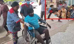 బ్రేక్స్ ఫెయిల్ అయి లోయలోపడ్డ మిని వ్యాన్..