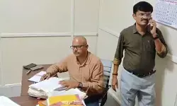 మానుకోటలో సీఐడీ సోదాలు..