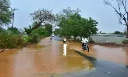 ఏన్కూర్‌లో దంచి కొట్టిన వాన.. విద్యుత్ సరఫరాకు అంతరాయం