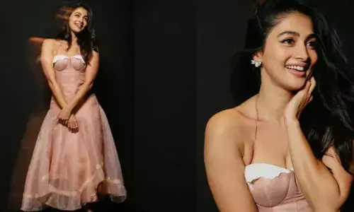 Pooja Hegde: స్టన్నింగ్ లుక్స్‌తో అదరగొట్టిన పూజా హెగ్డే.. మెస్మరైజ్ చేసే స్మైల్‌కు ఫిదా అవుతున్న కుర్రాళ్లు