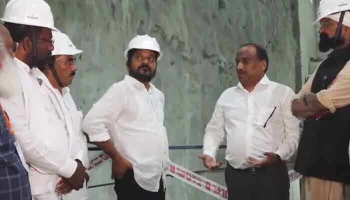 నార్లాపూర్ హెడ్ రెగ్యులేటర్‌‌ను పరిశీలించిన సీఎం.. భూ నిర్వాసితులకు కీలక హామీ