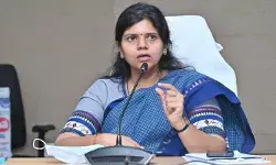 రైతులకు ఇష్టంలేని ఎరువులను బలవంతంగా అంటగట్టొద్దు : కలెక్టర్ ఇలా త్రిపాఠి రైతులకు ఇష్టంలేని ఎరువులను బలవంతంగా అంటగట్టొద్దు : కలెక్టర్ ఇలా త్రిపాఠి