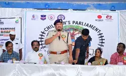 విద్యతోనే మంచి  భవిష్యత్తు :  ఎస్పీ శ్రీనివాస‌రావు