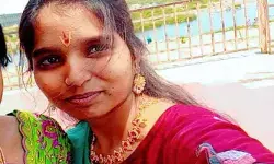 గద్వాల ప్రభుత్వ ఆసుపత్రిలో అపశ్రుతి.. 17 ఏళ్ల బాలిక మృతి గద్వాల ప్రభుత్వ ఆసుపత్రిలో అపశ్రుతి.. 17 ఏళ్ల బాలిక మృతి