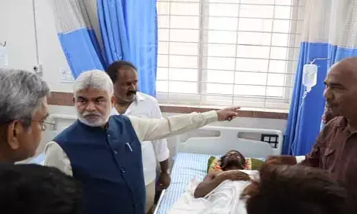 మీకు మేమున్నాం.. బాధితుల‌కు స్పీక‌ర్ భ‌రోసా