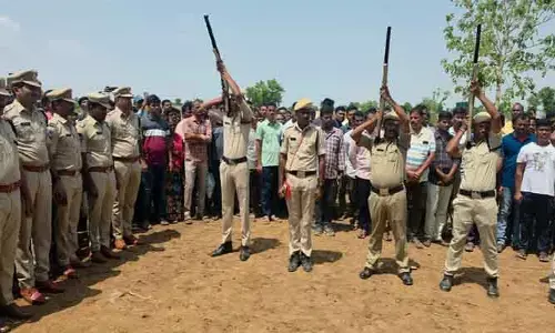 ప్రభుత్వ అధికార లాంఛనాలతో ఏఆర్ కానిస్టేబుల్ రాజు అంత్యక్రియలు