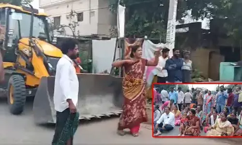 100 ఇళ్లు కూల్చివేతకు యత్నం.... విజయవాడ రూరల్‌లో తీవ్ర ఉద్రిక్తత