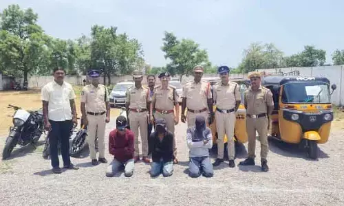 హాలీవుడ్ ను తలపించిన నాగిరెడ్డిపేట్ పోలీసుల మిడ్‌నైట్ చేజింగ్