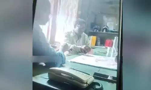 డ్యూటీ వేళల్లో పేకాటాడుతూ దొరికిపోయిన విశాఖ స్టీల్ ప్లాంట్ సిబ్బంది