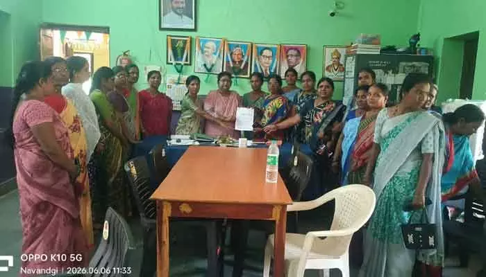 ప్రీ ప్రైమరీ పాఠశాలలుగా మార్చే నిర్ణయాన్ని తక్షణమే రద్దు చేయాలి ప్రీ ప్రైమరీ పాఠశాలలుగా మార్చే నిర్ణయాన్ని తక్షణమే రద్దు చేయాలి
