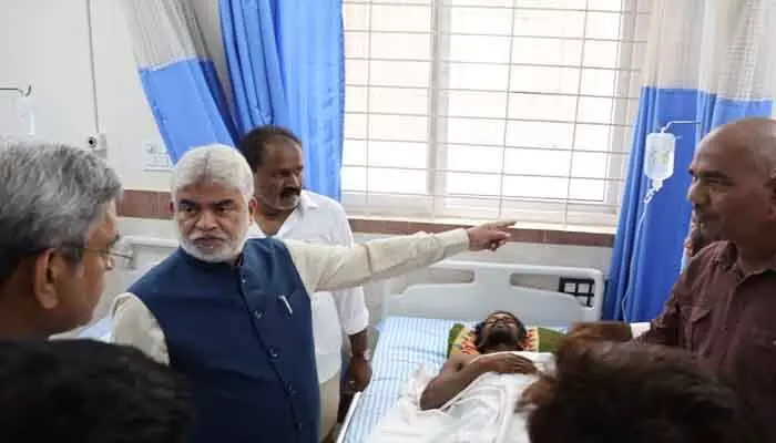 మీకు మేమున్నాం.. బాధితులకు స్పీకర్ భరోసా మీకు మేమున్నాం.. బాధితులకు స్పీకర్ భరోసా