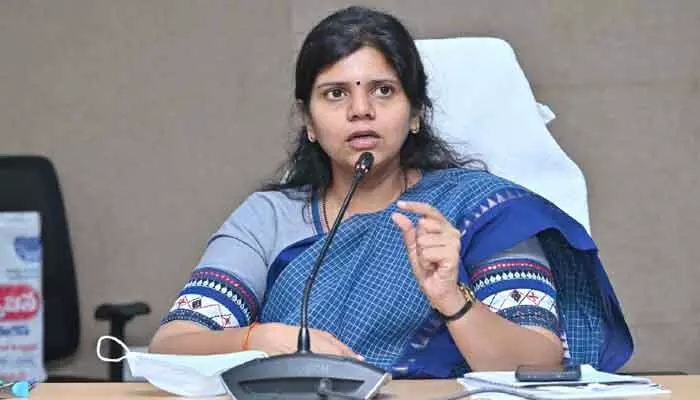 రైతులకు ఇష్టంలేని ఎరువులను బలవంతంగా అంటగట్టొద్దు : కలెక్టర్ ఇలా త్రిపాఠి రైతులకు ఇష్టంలేని ఎరువులను బలవంతంగా అంటగట్టొద్దు : కలెక్టర్ ఇలా త్రిపాఠి