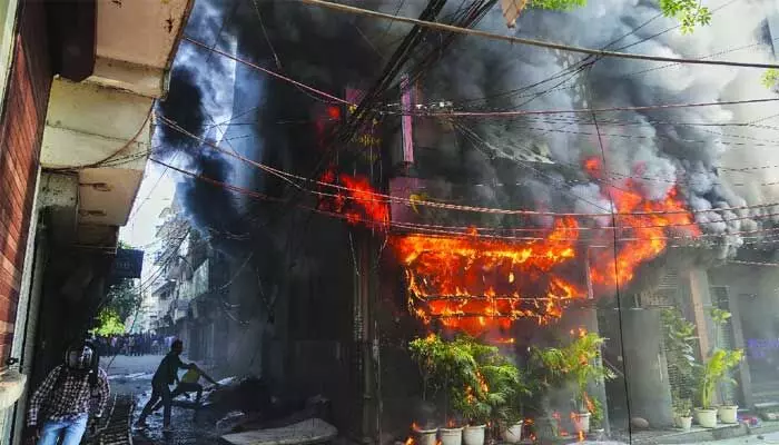 అగ్నికి అలసత్వమే ఆజ్యం! అగ్నికి అలసత్వమే ఆజ్యం!