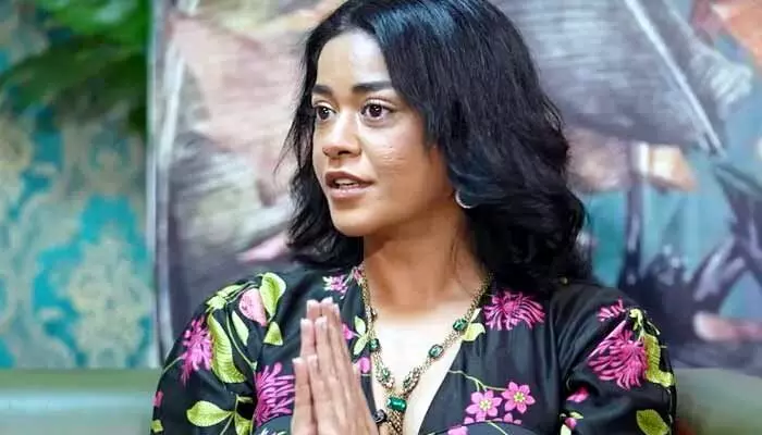Mumaith Khan: ఆ టైమ్లో పిట్స్ కూడా వచ్చేవి.. తన పరిస్థితిపై నటి ఎమోషనల్ Mumaith Khan: ఆ టైమ్లో పిట్స్ కూడా వచ్చేవి.. తన పరిస్థితిపై నటి ఎమోషనల్