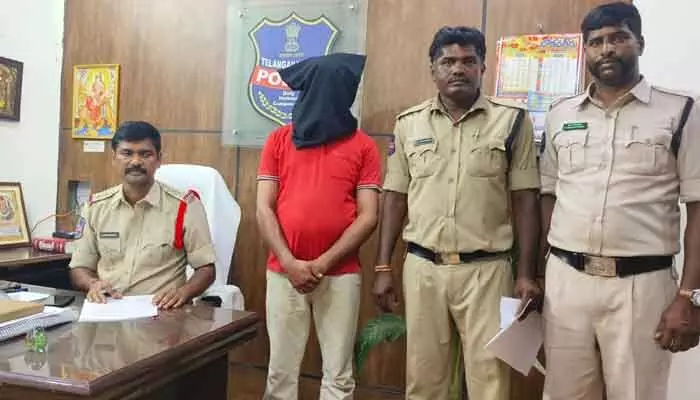 ఇంటిని కాల్చిన కేసులో అబ్దుల్ బారి రిమాండ్ ఇంటిని కాల్చిన కేసులో అబ్దుల్ బారి రిమాండ్