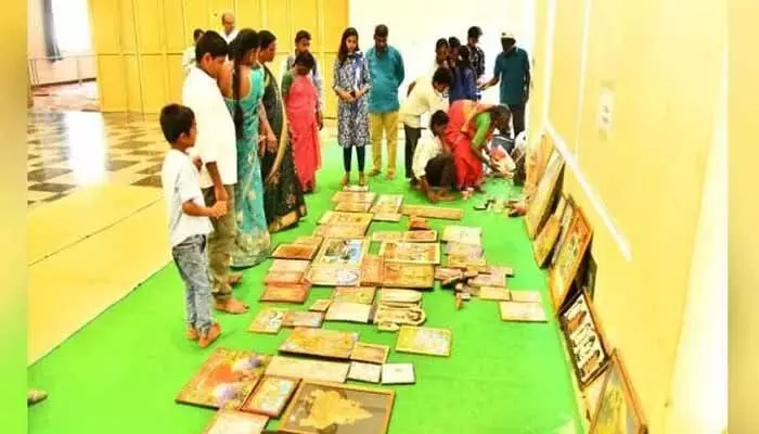 దేవుళ్ల పాత ఫొటోలు.. విగ్రహాలు ఉంటే ఇవ్వండి దేవుళ్ల పాత ఫొటోలు.. విగ్రహాలు ఉంటే ఇవ్వండి