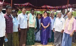 మనీషా లక్ష్మీ ఆధ్వర్యంలో పలువురు బీఆర్ఎస్ పార్టీలో చేరిక..