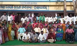 గదులకు పెయింటింగ్ వేయించిన పూర్వ విద్యార్థులు.. గదులకు పెయింటింగ్ వేయించిన పూర్వ విద్యార్థులు..