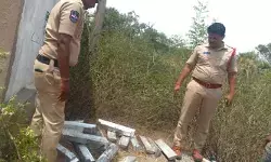 బ్యాటరీ కంపెనీలో దొంగల ముఠా గుట్టురట్టు.. బ్యాటరీ కంపెనీలో దొంగల ముఠా గుట్టురట్టు..