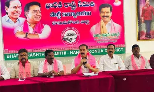 బీఆర్ఎస్ పాల‌న‌లో ఆటో కార్మికుల‌కు స్వ‌ర్ణ‌యుగం  :  ప్ర‌భుత్వ మాజీ చీఫ్ విప్ విన‌య్ భాస్క‌ర్