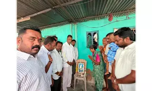 బాధిత కుటుంబానికి అండగా మంత్రి అడ్లూరి